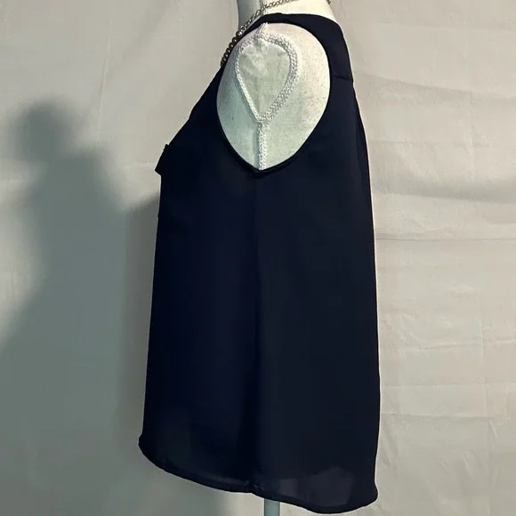 Tops/T-Shirts/Tanks👚 - 2 for $15 or 3 for $20 (Mix & Match) - Picture 4 of 5